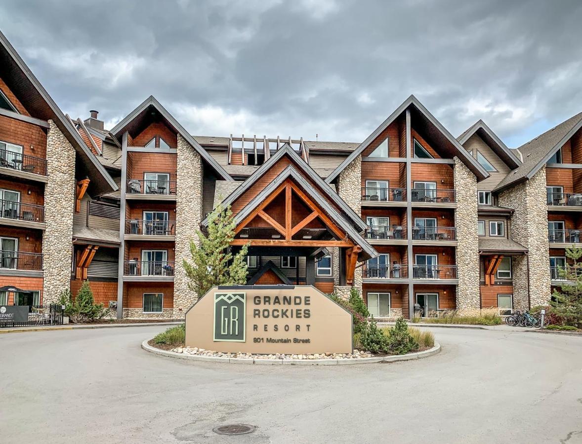 The Mountaineer By Instantsuites Pool & Hottub Canmore Exterior foto