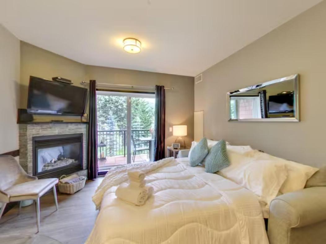The Mountaineer By Instantsuites Pool & Hottub Canmore Exterior foto