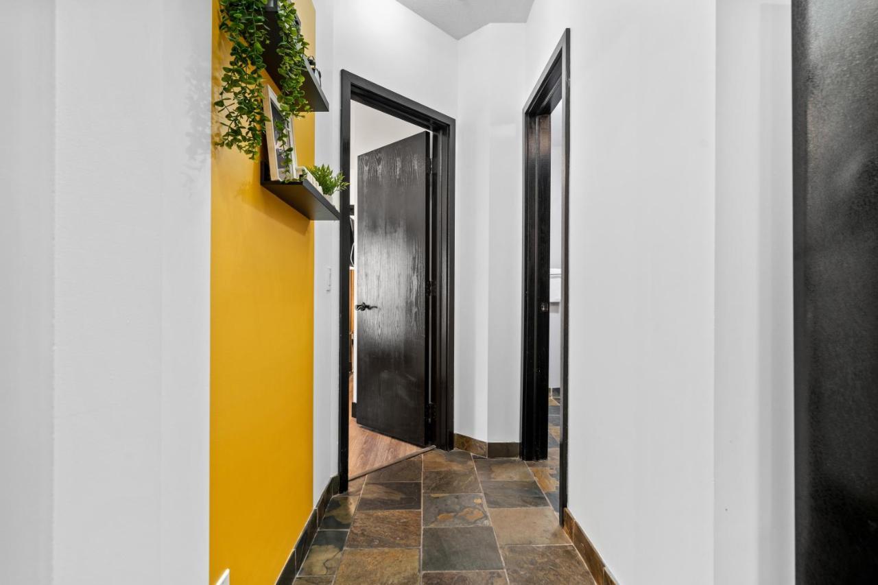 The Mountaineer By Instantsuites Pool & Hottub Canmore Exterior foto