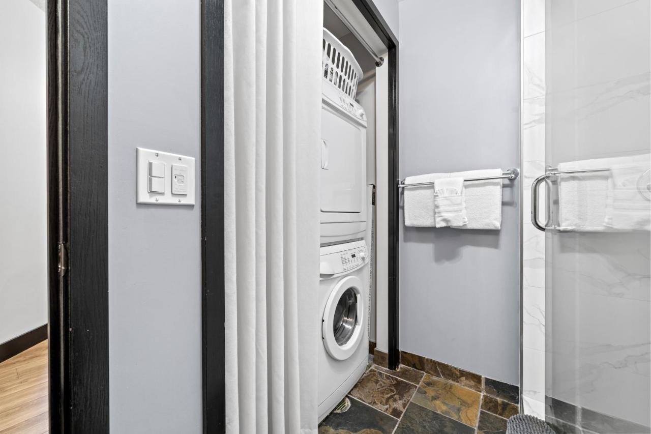 The Mountaineer By Instantsuites Pool & Hottub Canmore Exterior foto